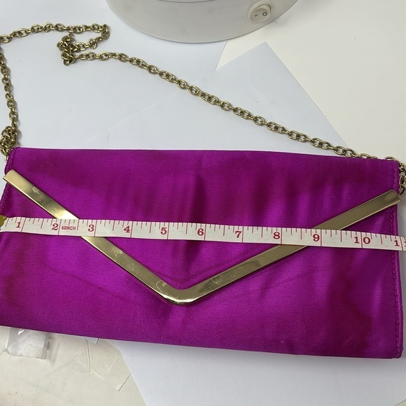 ALDO Fuchsia clutch bag, envelope style with a gold-colored edge and chain - Picture 7 of 8